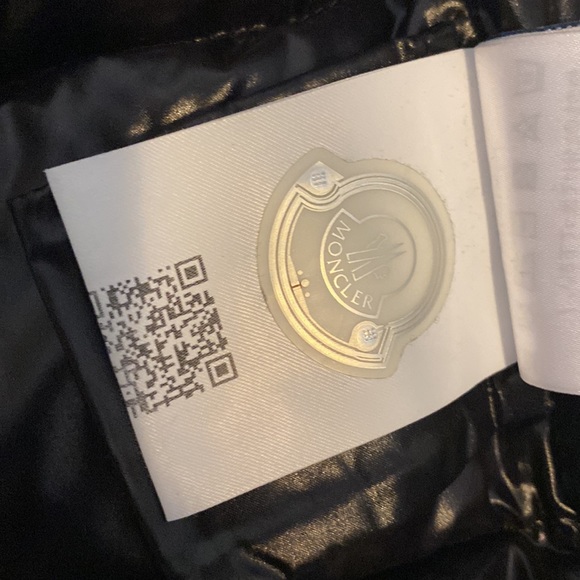 Too small - Picture 8 of 8